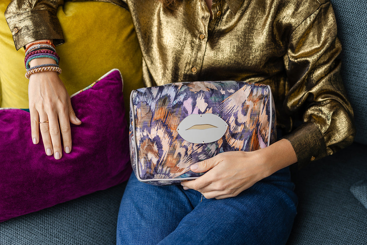 BLAZE Pouch | Feathers Lips
