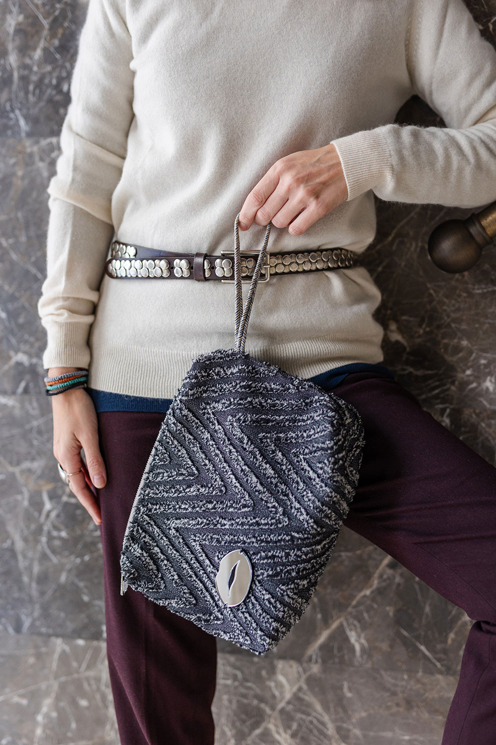 INES Pouch | Black Fringe Lips