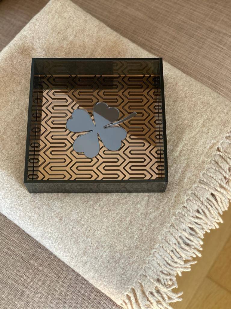 DORETE Tray | Bronze Spikes Dark Grey Clover