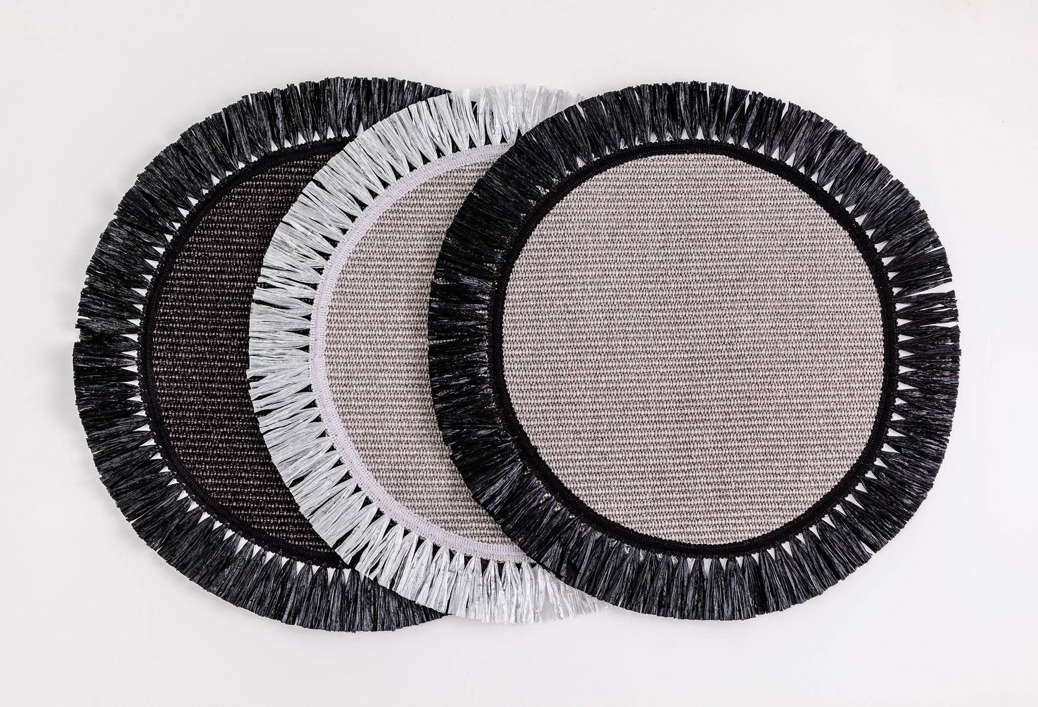 TABLE PLACEMATS | Black & Black Raffia